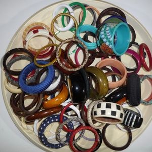 Vintage Lot Bracelets/Bangles Plastic Wood Fabric 75 Count